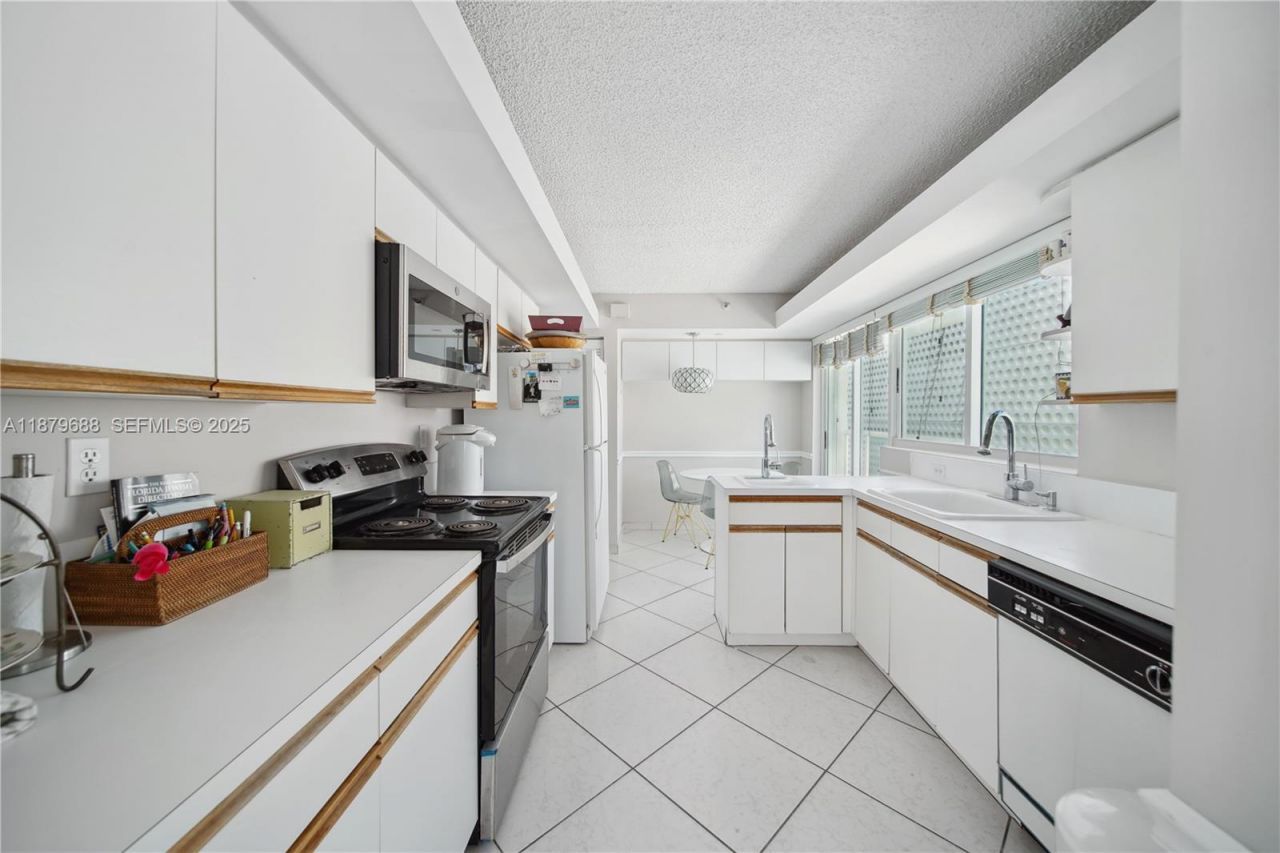 3411 Indian Creek Dr, Unit 604, Miami Beach, FL 33140 Photo