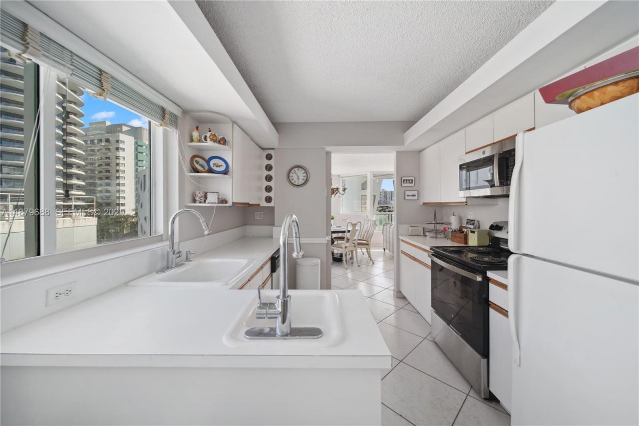 3411 Indian Creek Dr, Unit 604, Miami Beach, FL 33140 Photo