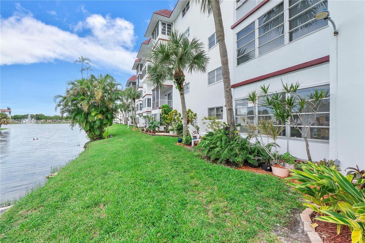 4851 NW 21st St, Unit 109, Lauderhill, FL 33313 Photo