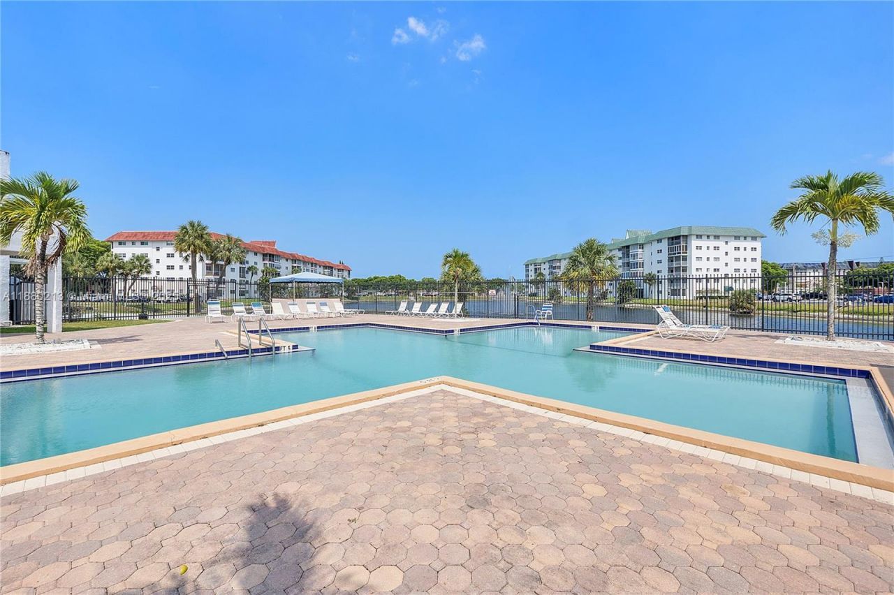4851 NW 21st St, Unit 109, Lauderhill, FL 33313 Photo