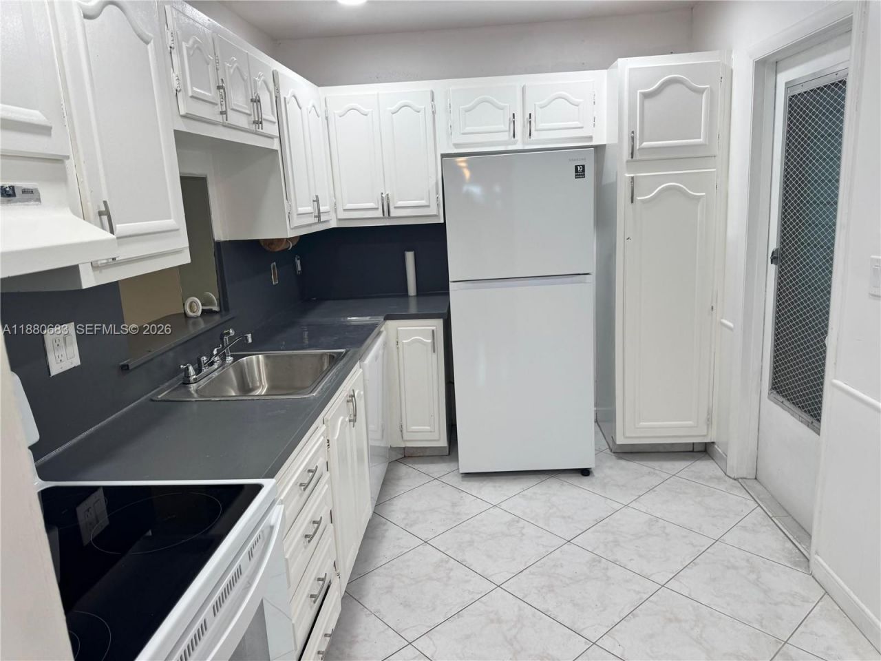 4141 NW 44th Ave, Unit 117, Lauderdale Lakes, FL 33319 Photo