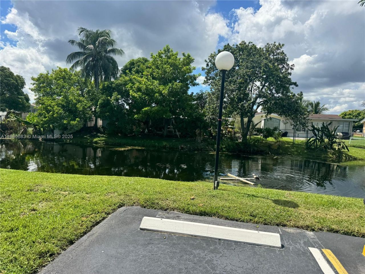 4141 NW 44th Ave, Unit 117, Lauderdale Lakes, FL 33319 Photo