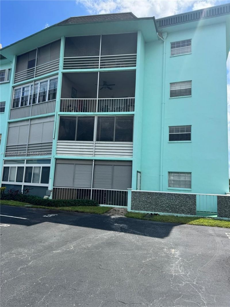 4141 NW 44th Ave, Unit 117, Lauderdale Lakes, FL 33319 Photo