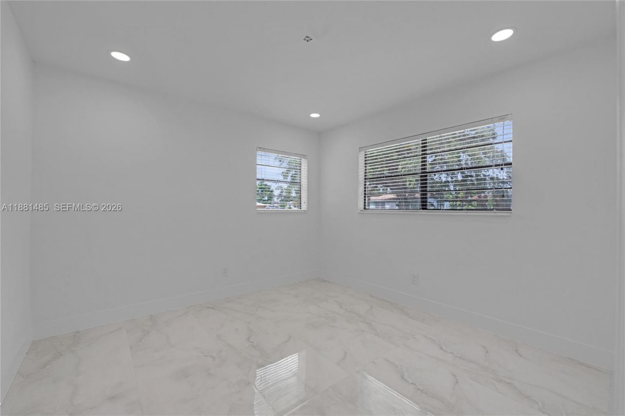 2960 NW 165th St, Miami Gardens, FL 33054 Photo