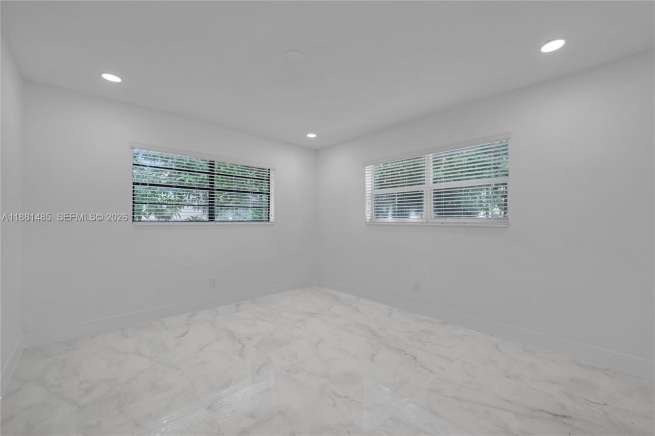 2960 NW 165th St, Miami Gardens, FL 33054 Photo