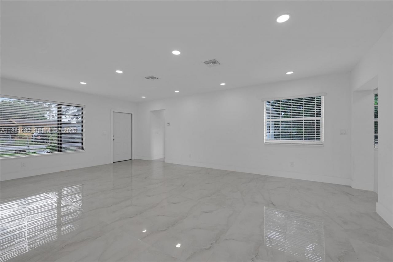 2960 NW 165th St, Miami Gardens, FL 33054 Photo