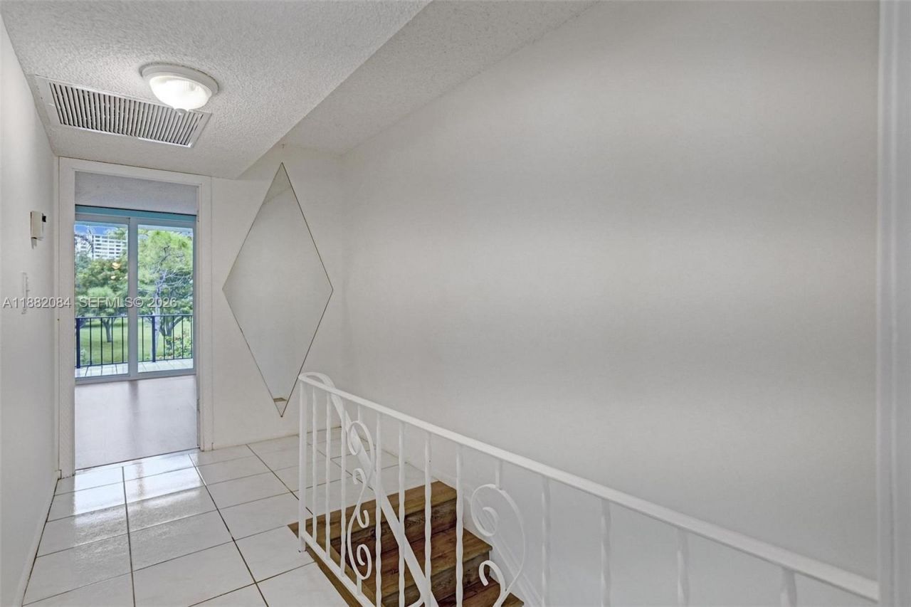 2220 NE 11th St, Hallandale Beach, FL 33009 Photo