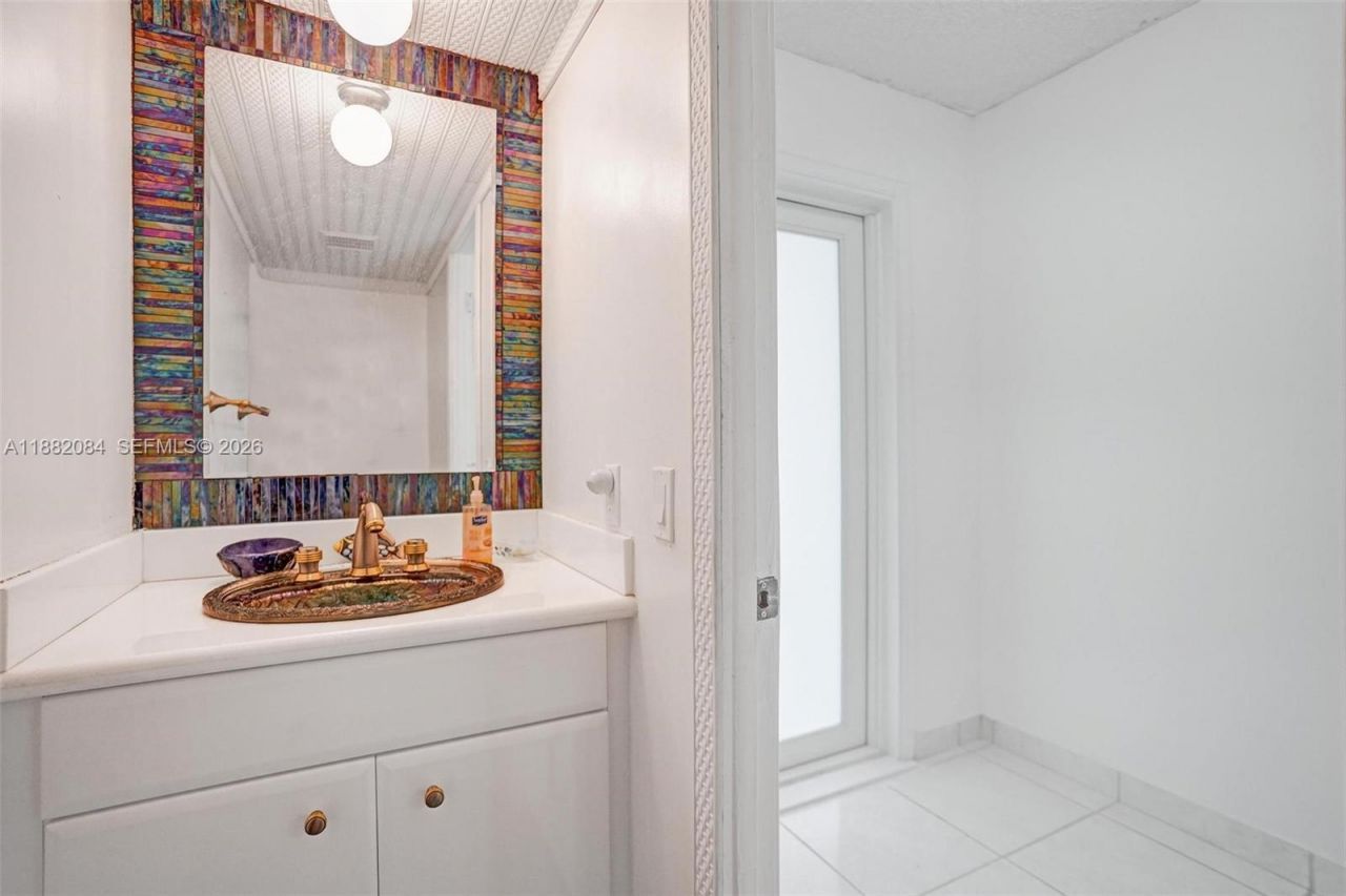 2220 NE 11th St, Hallandale Beach, FL 33009 Photo