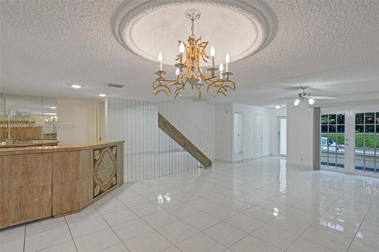 2220 NE 11th St, Hallandale Beach, FL 33009 Photo