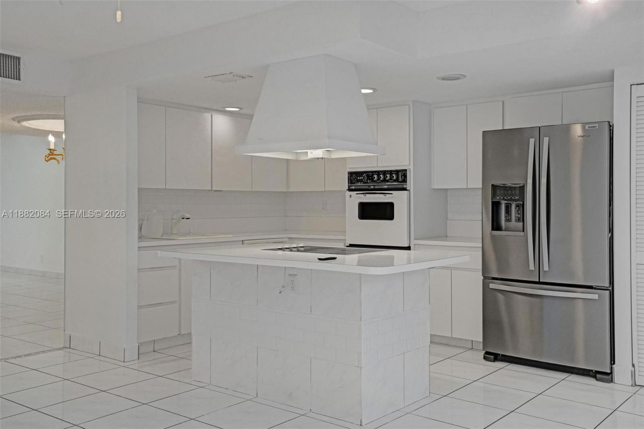 2220 NE 11th St, Hallandale Beach, FL 33009 Photo