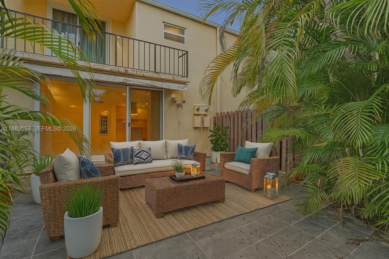 2220 NE 11th St, Hallandale Beach, FL 33009 Photo