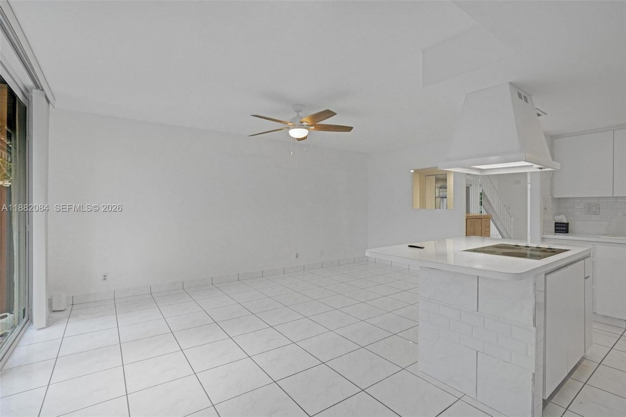 2220 NE 11th St, Hallandale Beach, FL 33009 Photo