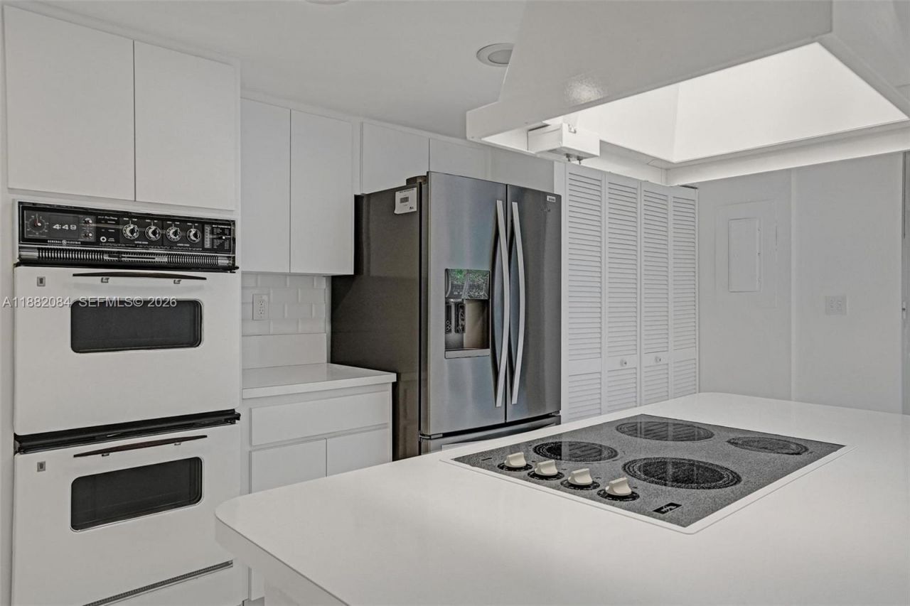 2220 NE 11th St, Hallandale Beach, FL 33009 Photo