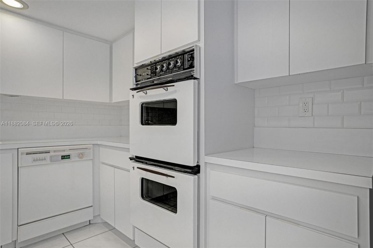 2220 NE 11th St, Hallandale Beach, FL 33009 Photo