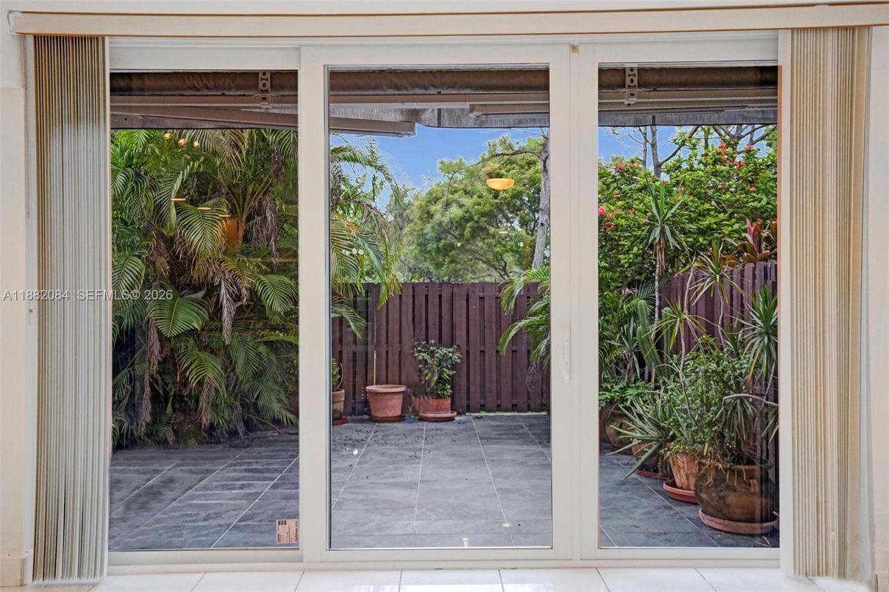 2220 NE 11th St, Hallandale Beach, FL 33009 Photo