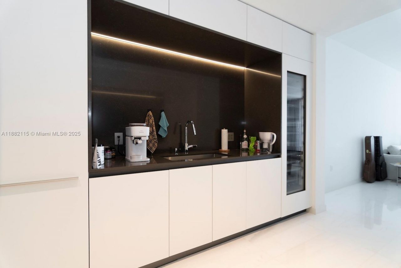 300 Biscayne Blvd Way, Unit 3503, Miami, FL 33131 Photo