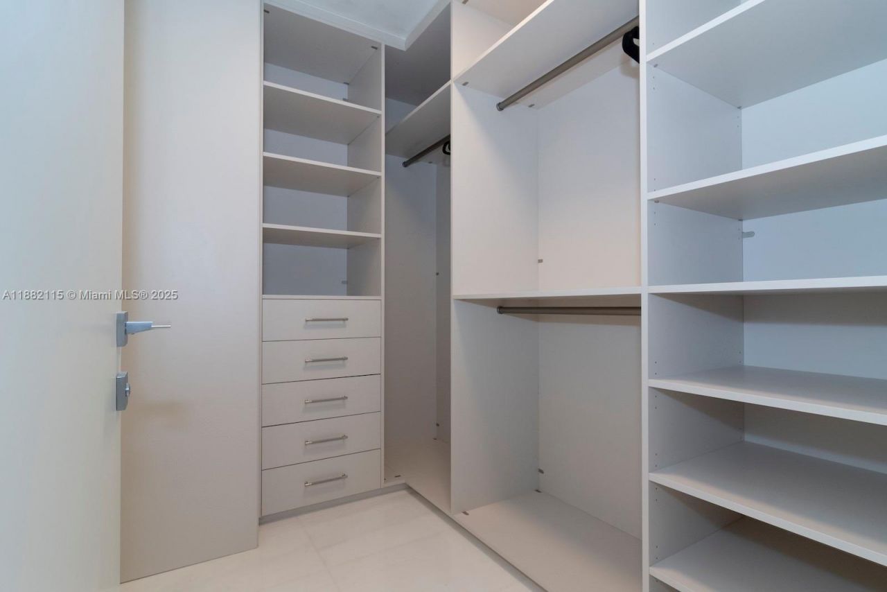 300 Biscayne Blvd Way, Unit 3503, Miami, FL 33131 Photo