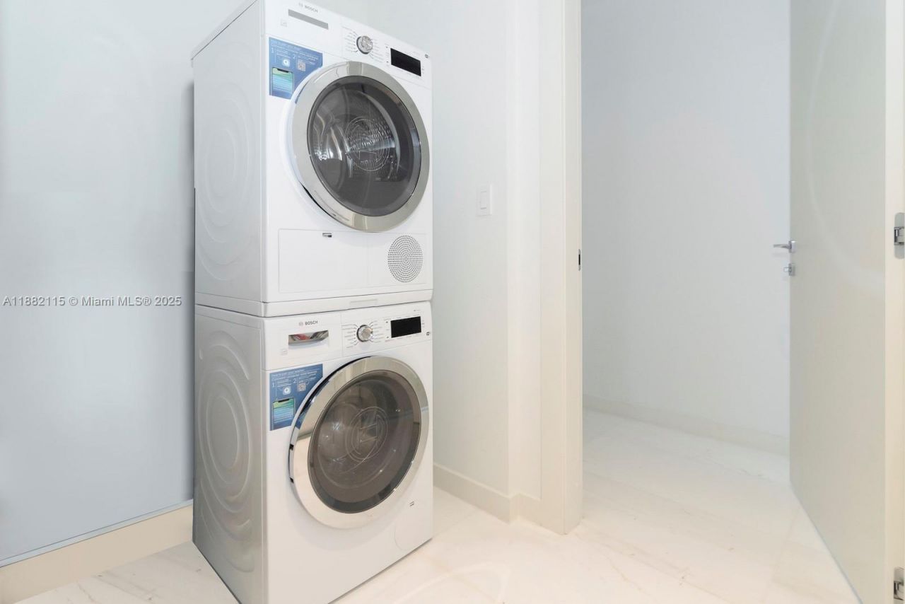 300 Biscayne Blvd Way, Unit 3503, Miami, FL 33131 Photo