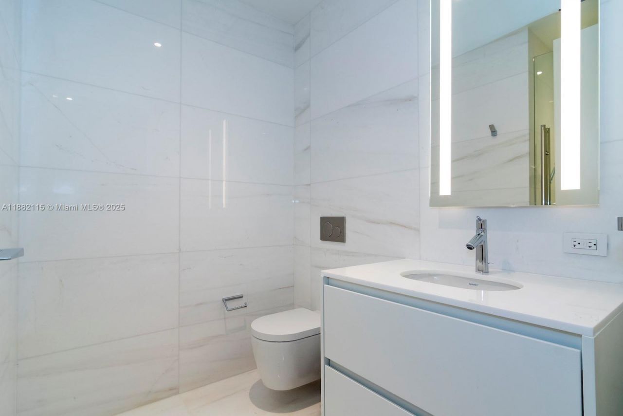 300 Biscayne Blvd Way, Unit 3503, Miami, FL 33131 Photo