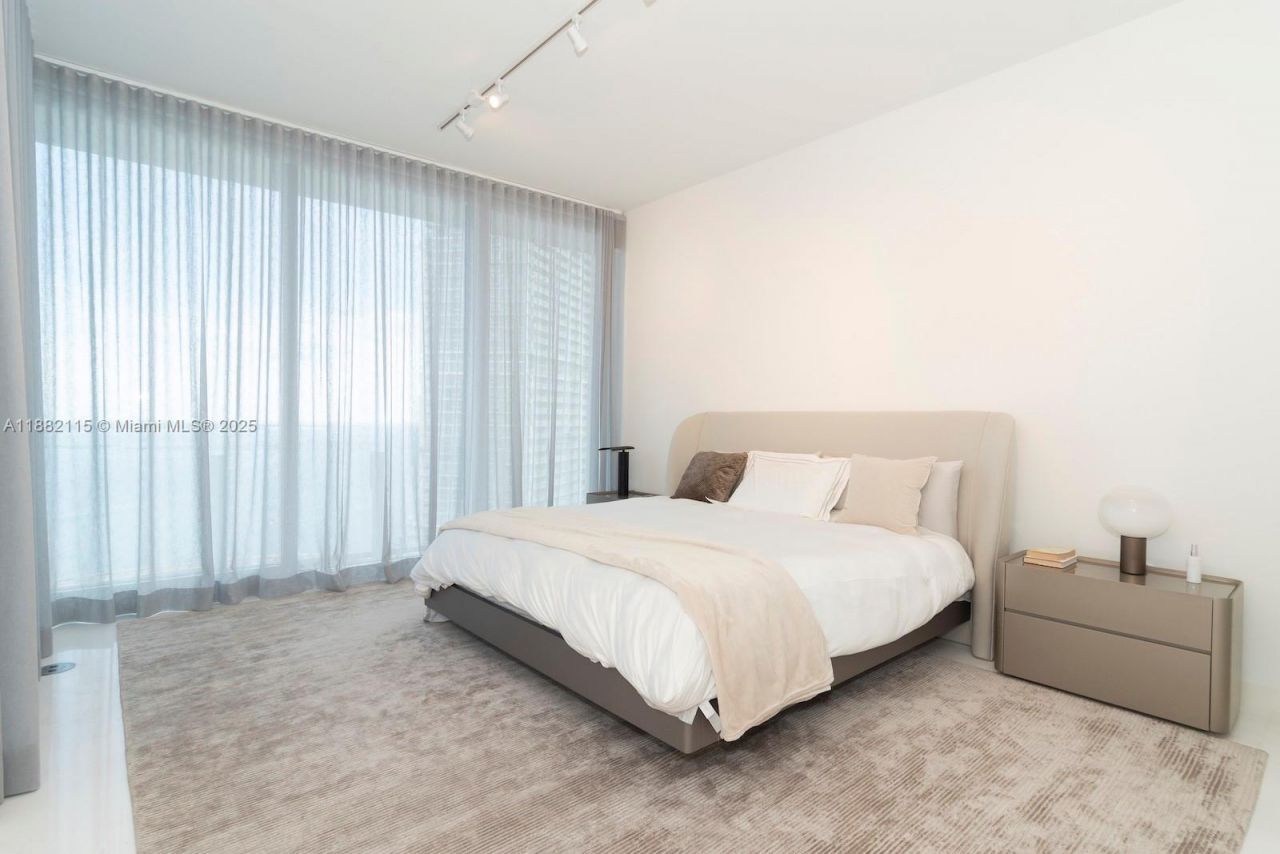 300 Biscayne Blvd Way, Unit 3503, Miami, FL 33131 Photo