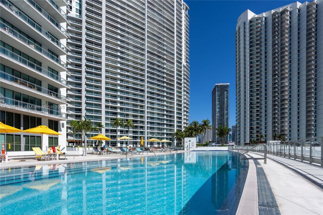 92 SW 3rd St, Unit 3512, Miami, FL 33130 Photo