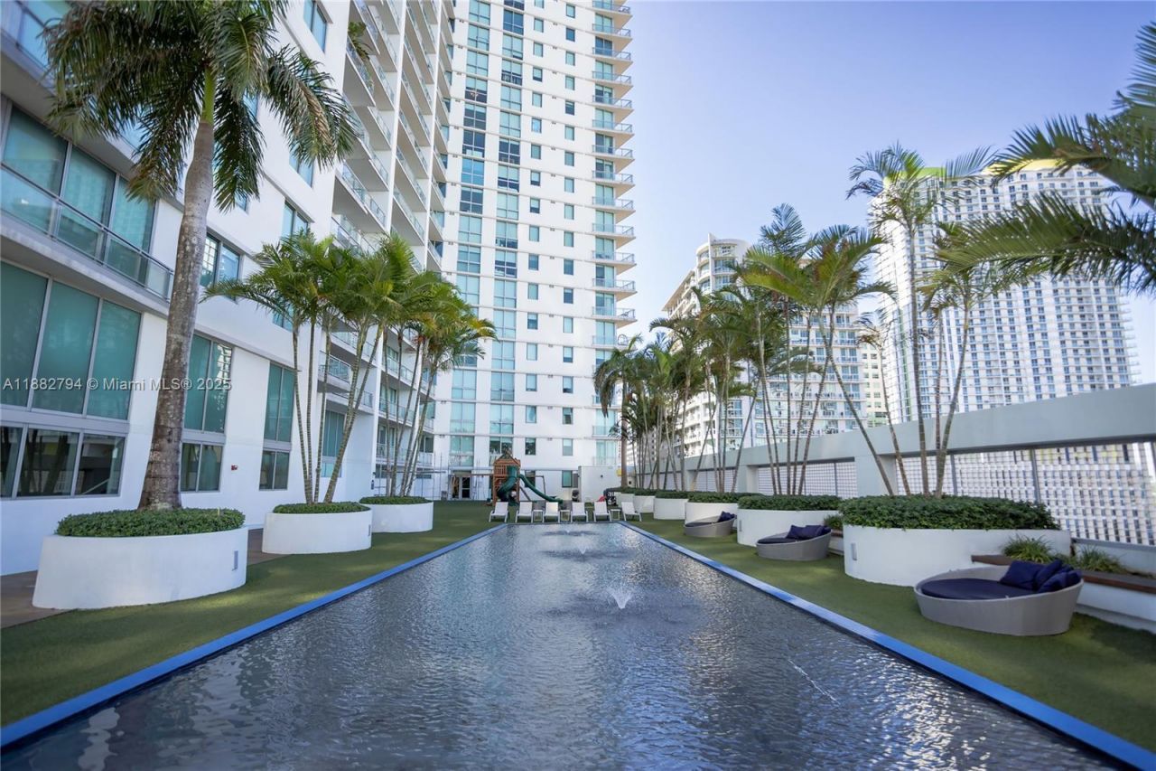 92 SW 3rd St, Unit 3512, Miami, FL 33130 Photo