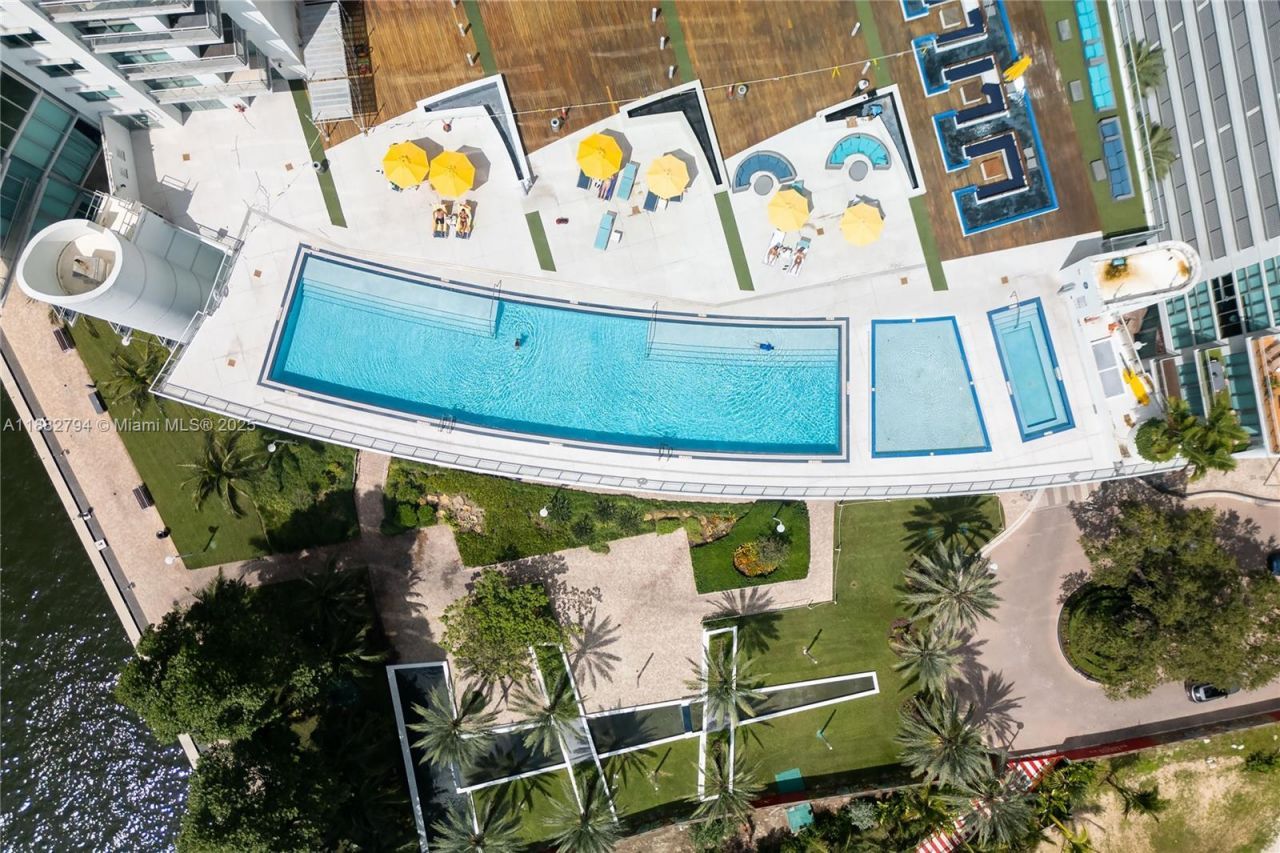 92 SW 3rd St, Unit 3512, Miami, FL 33130 Photo