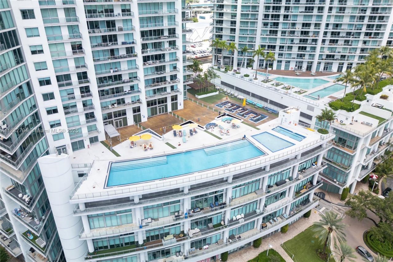 92 SW 3rd St, Unit 3512, Miami, FL 33130 Photo