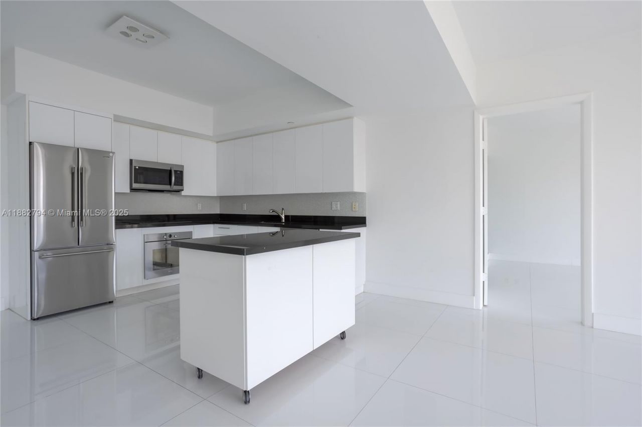 92 SW 3rd St, Unit 3512, Miami, FL 33130 Photo