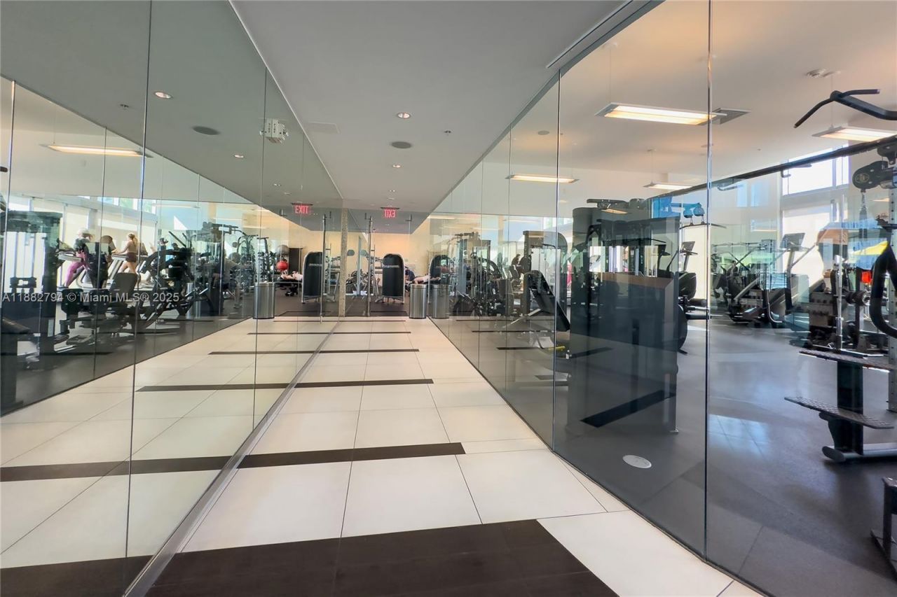 92 SW 3rd St, Unit 3512, Miami, FL 33130 Photo