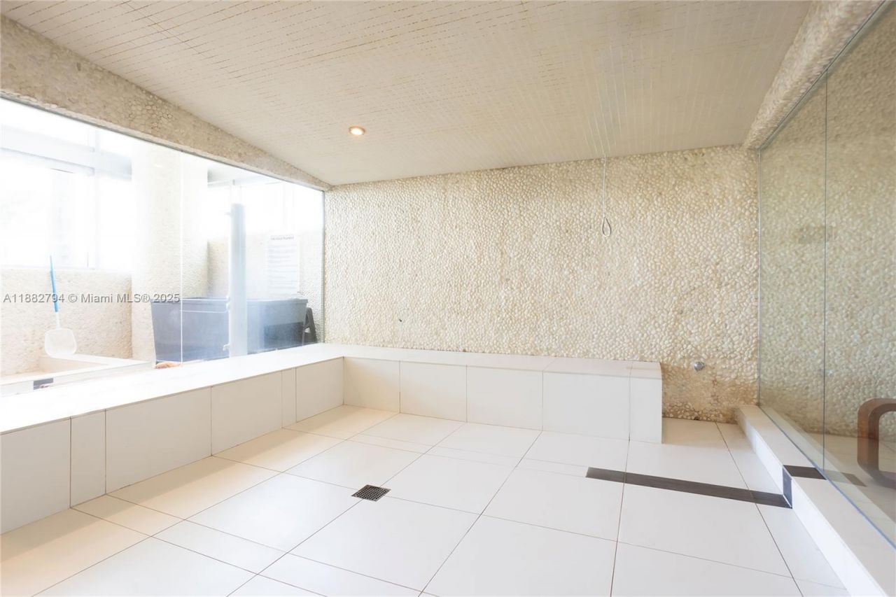 92 SW 3rd St, Unit 3512, Miami, FL 33130 Photo