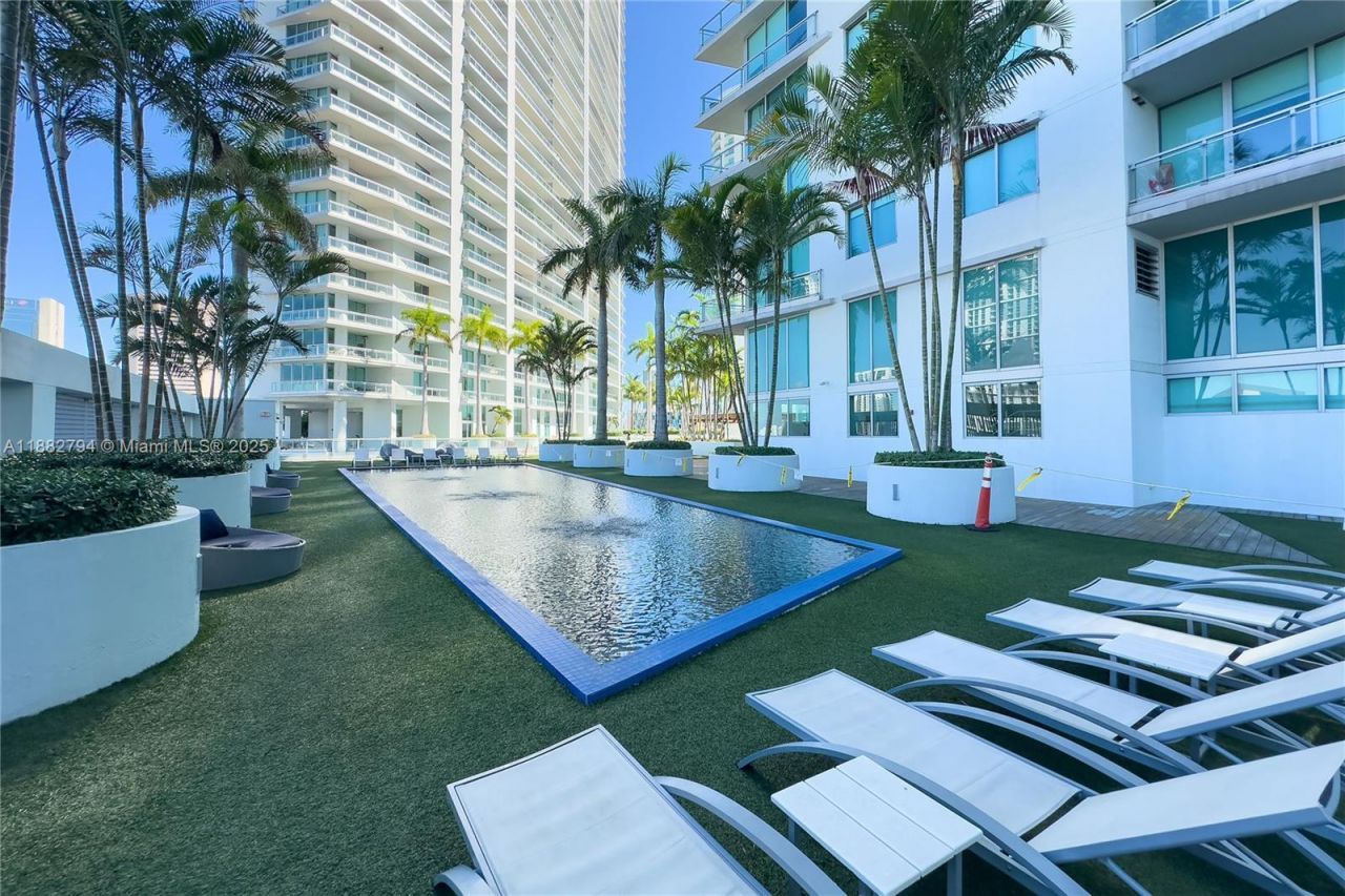 92 SW 3rd St, Unit 3512, Miami, FL 33130 Photo