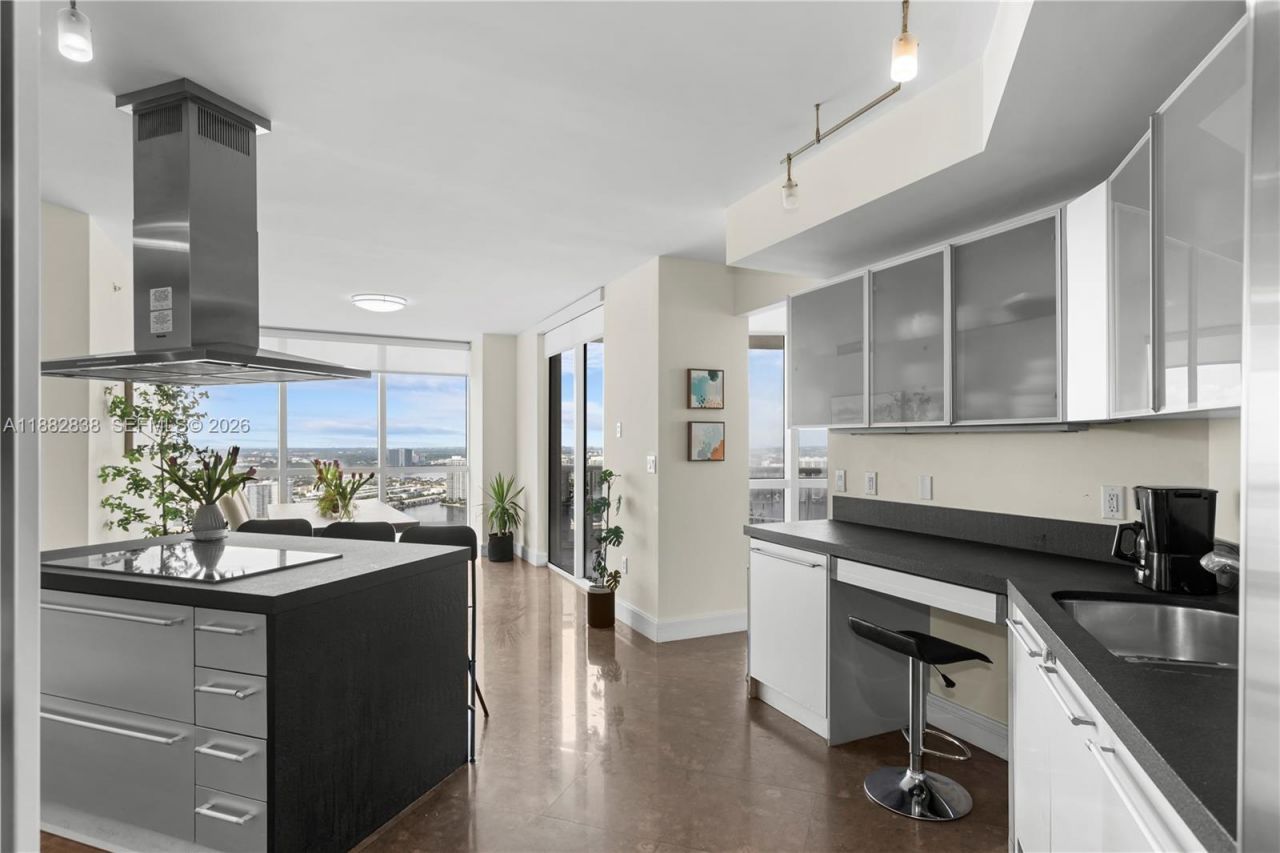 18201 Collins Ave, Unit 5301, Sunny Isles Beach, FL 33160 Photo