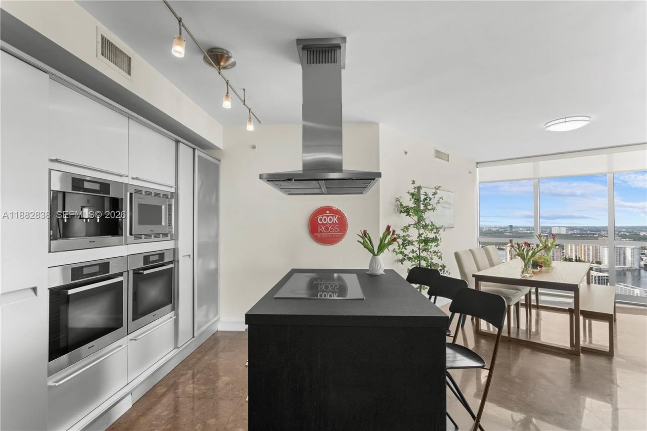 18201 Collins Ave, Unit 5301, Sunny Isles Beach, FL 33160 Photo