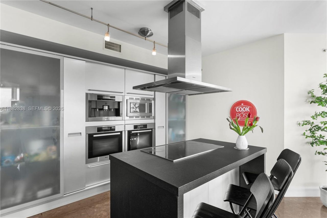 18201 Collins Ave, Unit 5301, Sunny Isles Beach, FL 33160 Photo