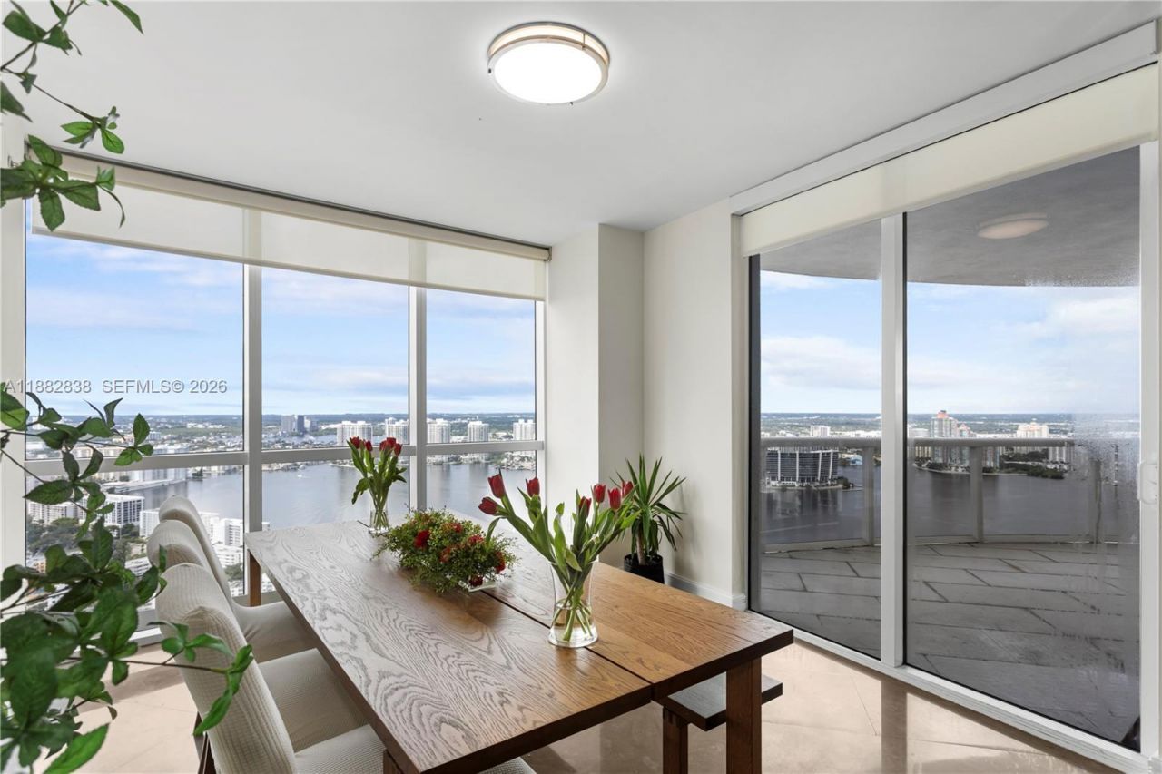 18201 Collins Ave, Unit 5301, Sunny Isles Beach, FL 33160 Photo