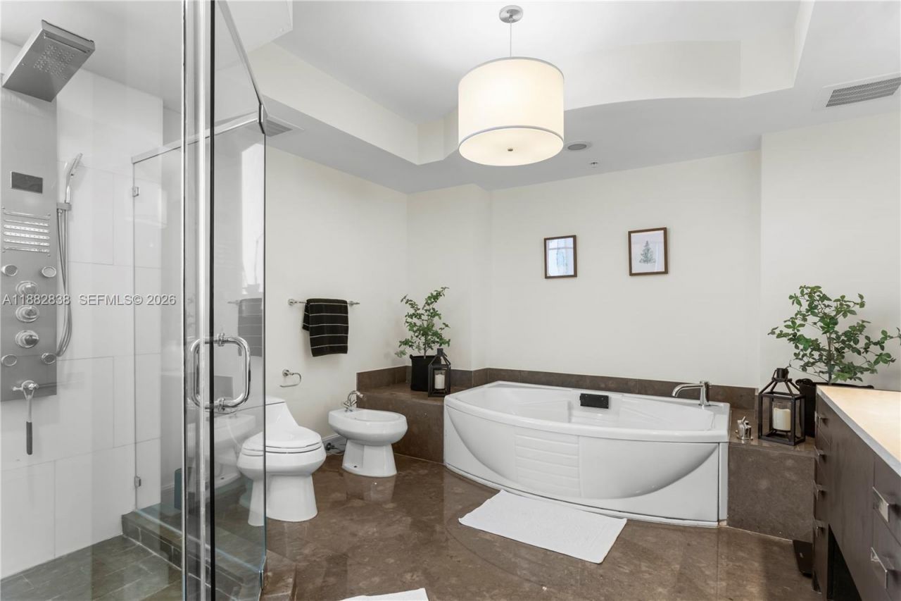 18201 Collins Ave, Unit 5301, Sunny Isles Beach, FL 33160 Photo