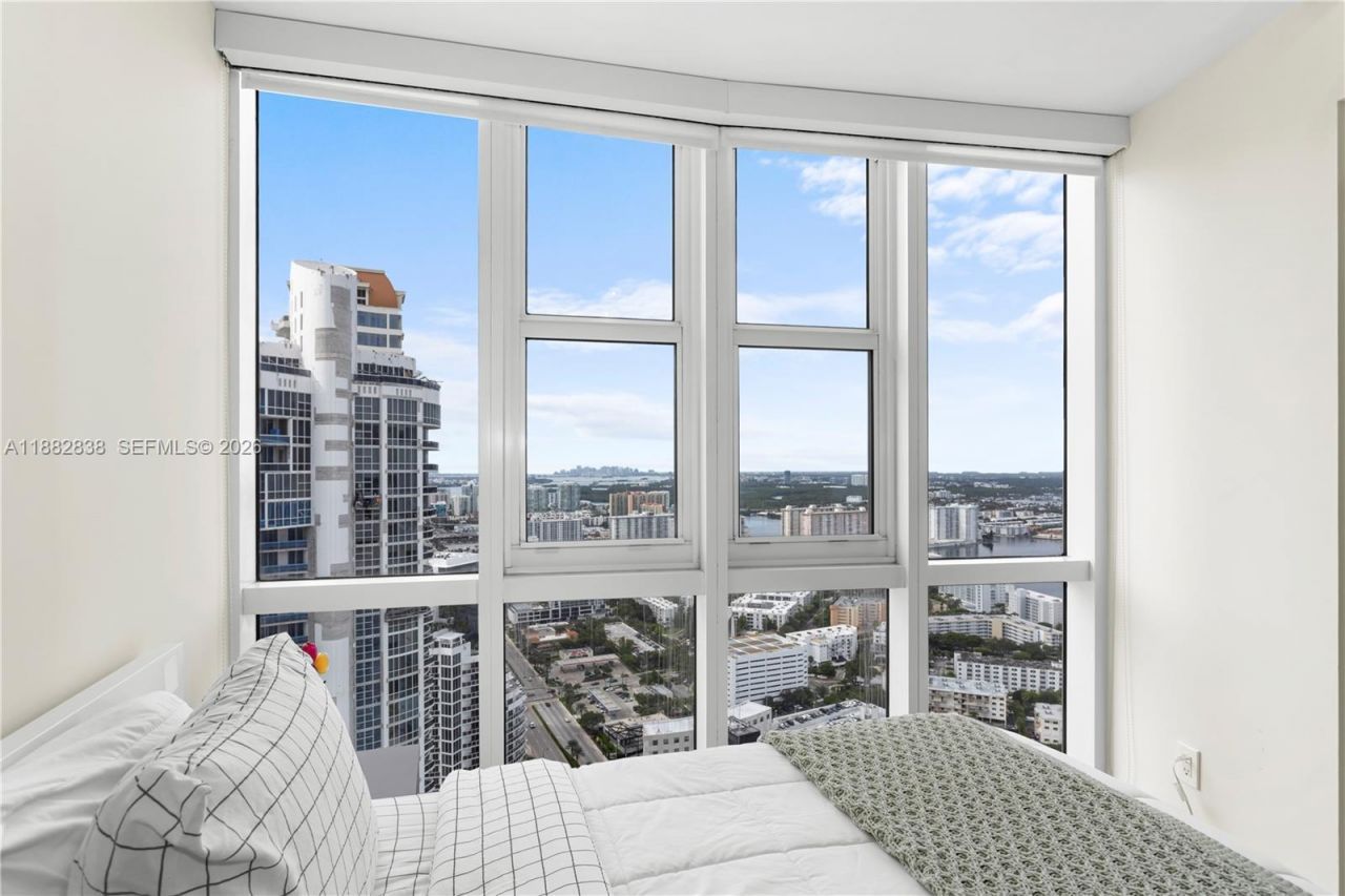 18201 Collins Ave, Unit 5301, Sunny Isles Beach, FL 33160 Photo