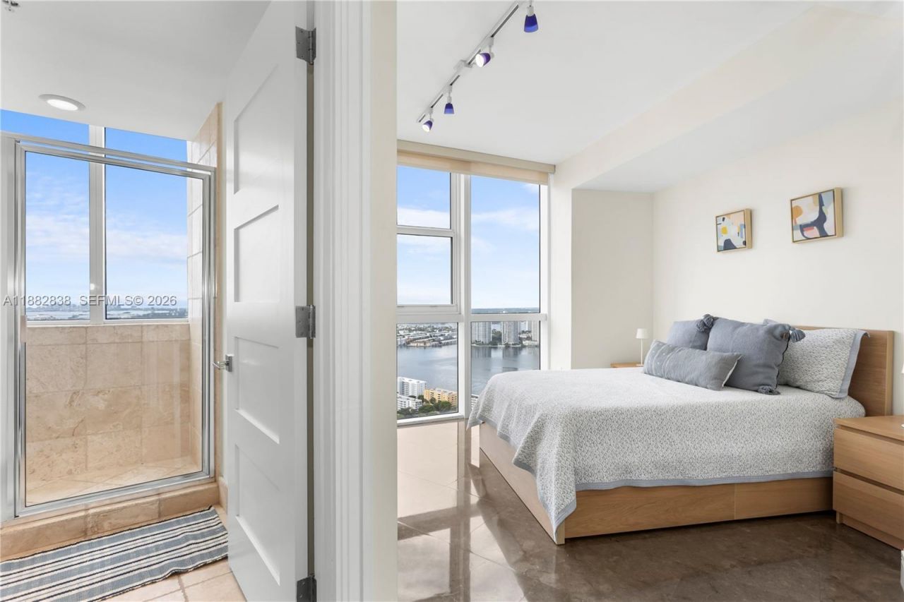 18201 Collins Ave, Unit 5301, Sunny Isles Beach, FL 33160 Photo