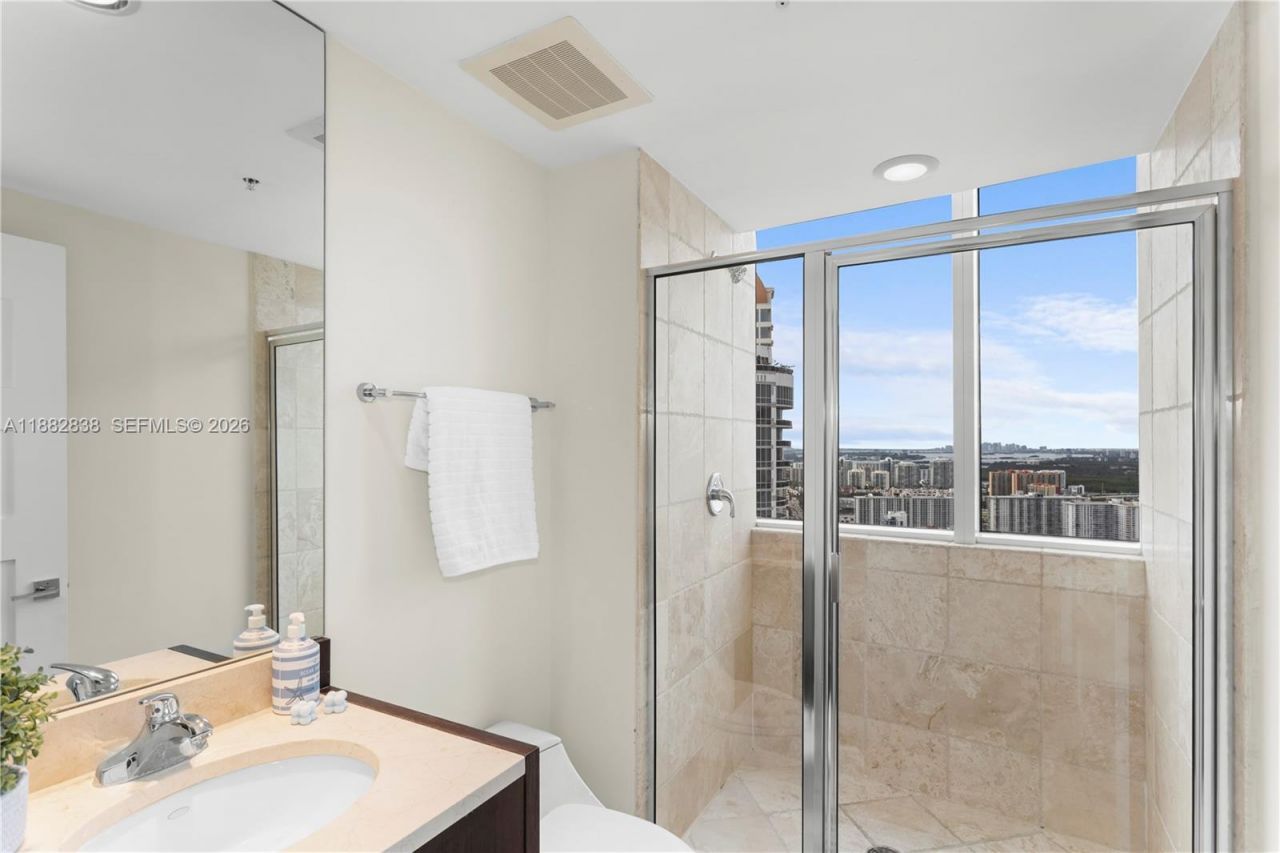 18201 Collins Ave, Unit 5301, Sunny Isles Beach, FL 33160 Photo