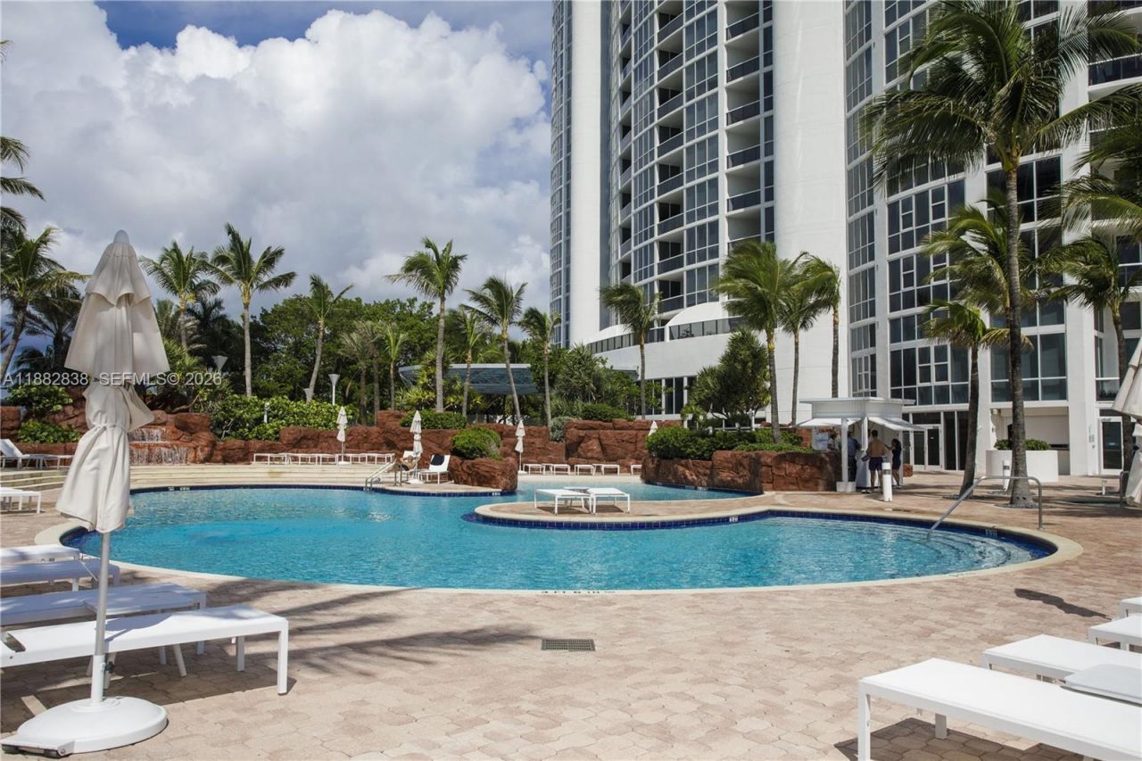 18201 Collins Ave, Unit 5301, Sunny Isles Beach, FL 33160 Photo