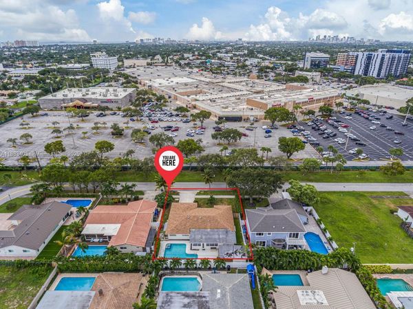 2505 NE 35th Dr, Fort Lauderdale, FL 33308