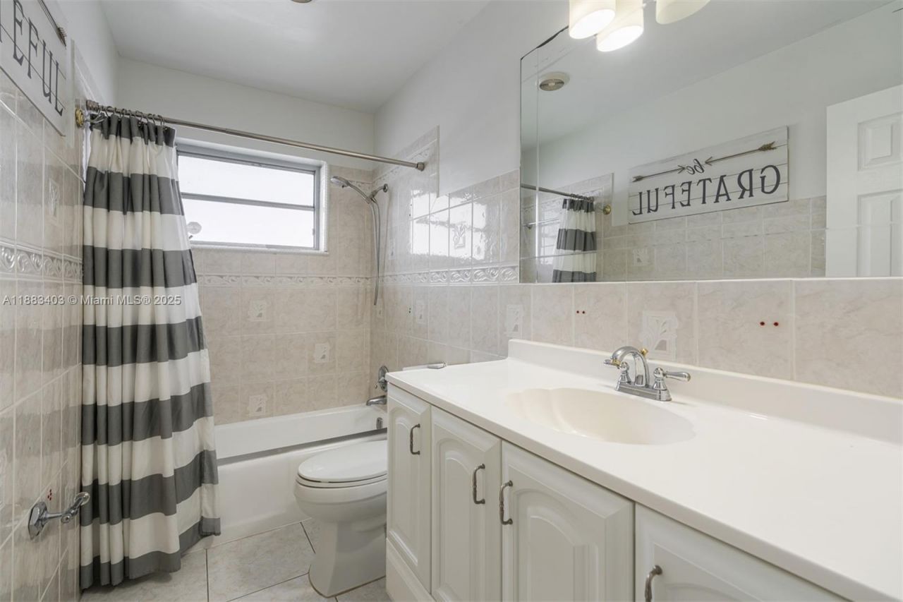 2505 NE 35th Dr, Fort Lauderdale, FL 33308 Photo