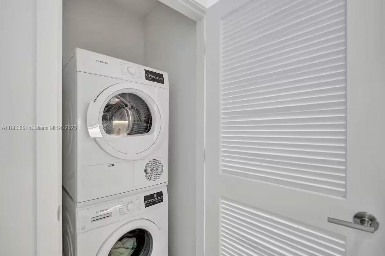 580 72 St, Unit 1804, Miami Beach, FL 34553 Photo