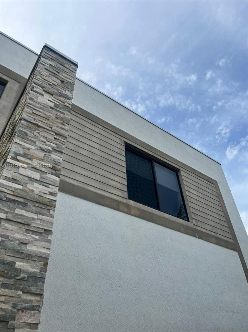 20828 NE 2nd Ct, Miami, FL 33179 Photo