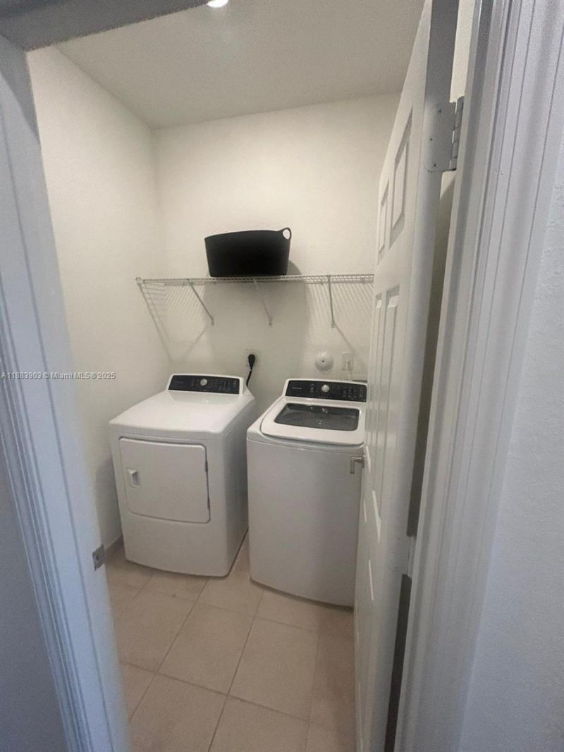 20828 NE 2nd Ct, Miami, FL 33179 Photo