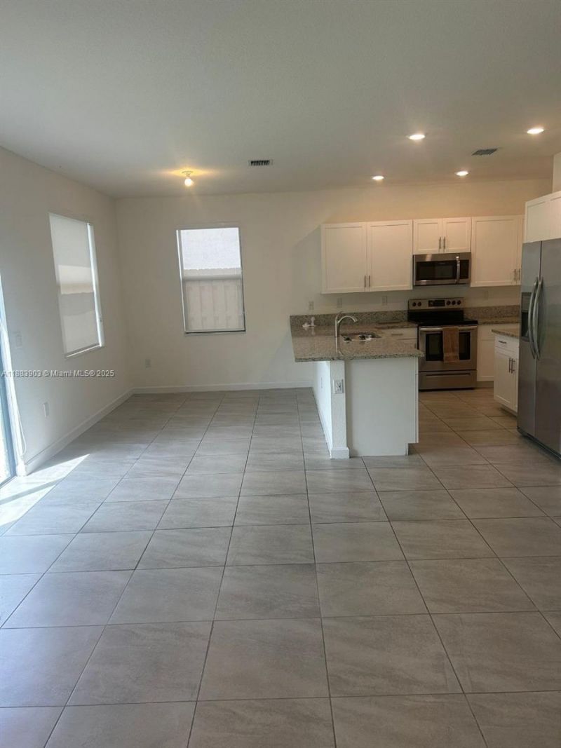 20828 NE 2nd Ct, Miami, FL 33179 Photo