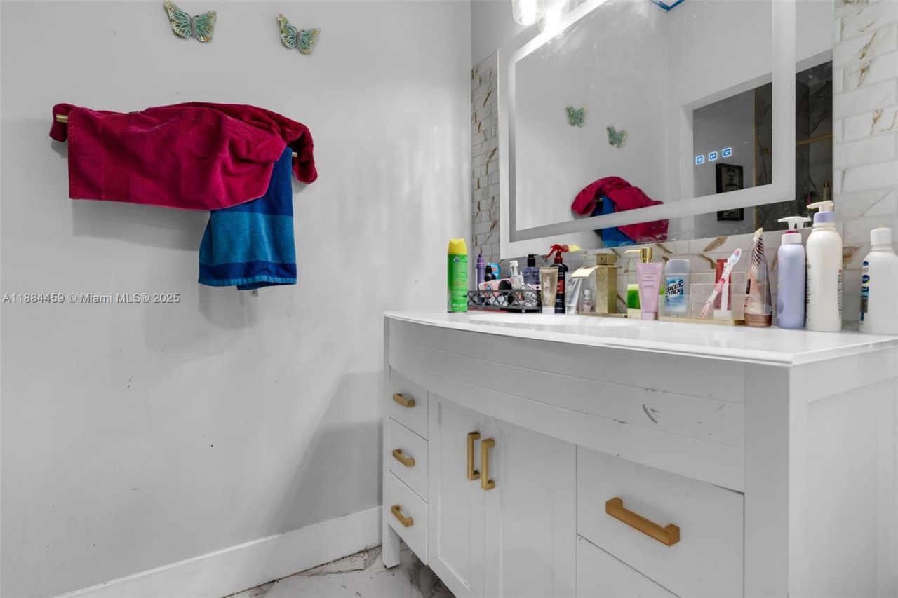 3327 NE 11th Dr, Homestead, FL 33033 Photo