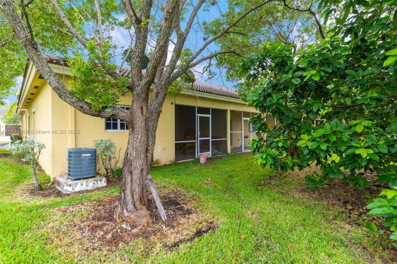 3327 NE 11th Dr, Homestead, FL 33033 Photo