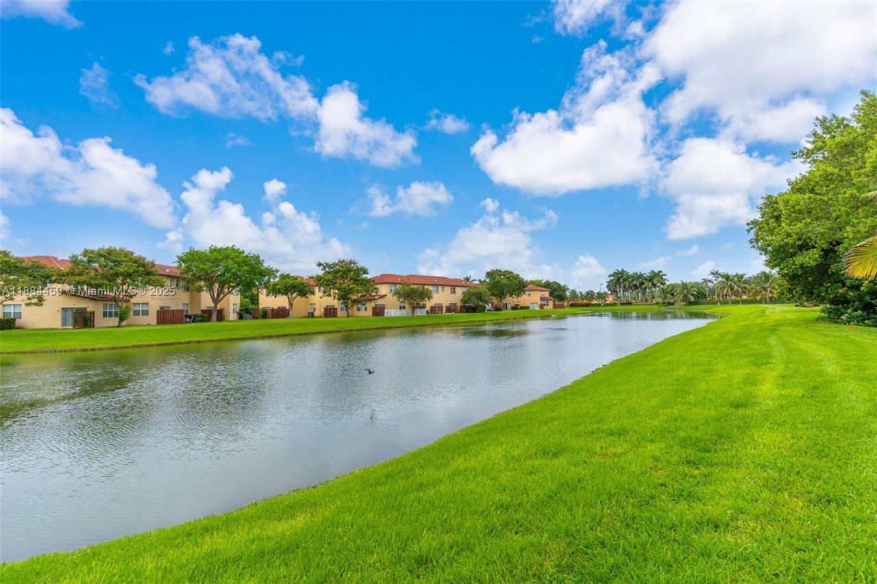 3327 NE 11th Dr, Homestead, FL 33033 Photo